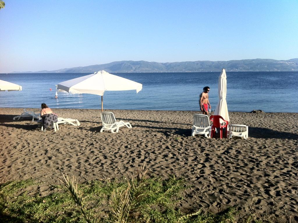 Posidonia Pension Amarynthos Exterior foto